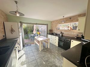 Kitchen- click for photo gallery